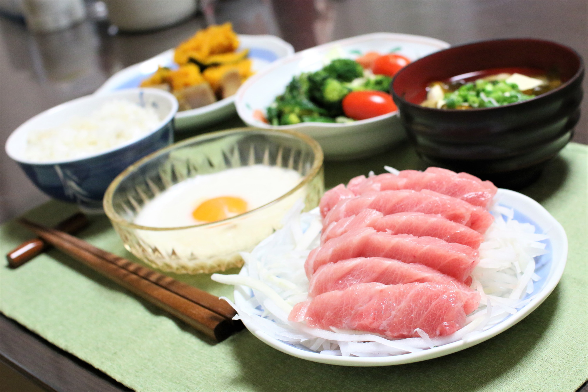 商店街の魚屋から おばあが仕入れたヤバいブツ 生まぐろのトロ おばあめし