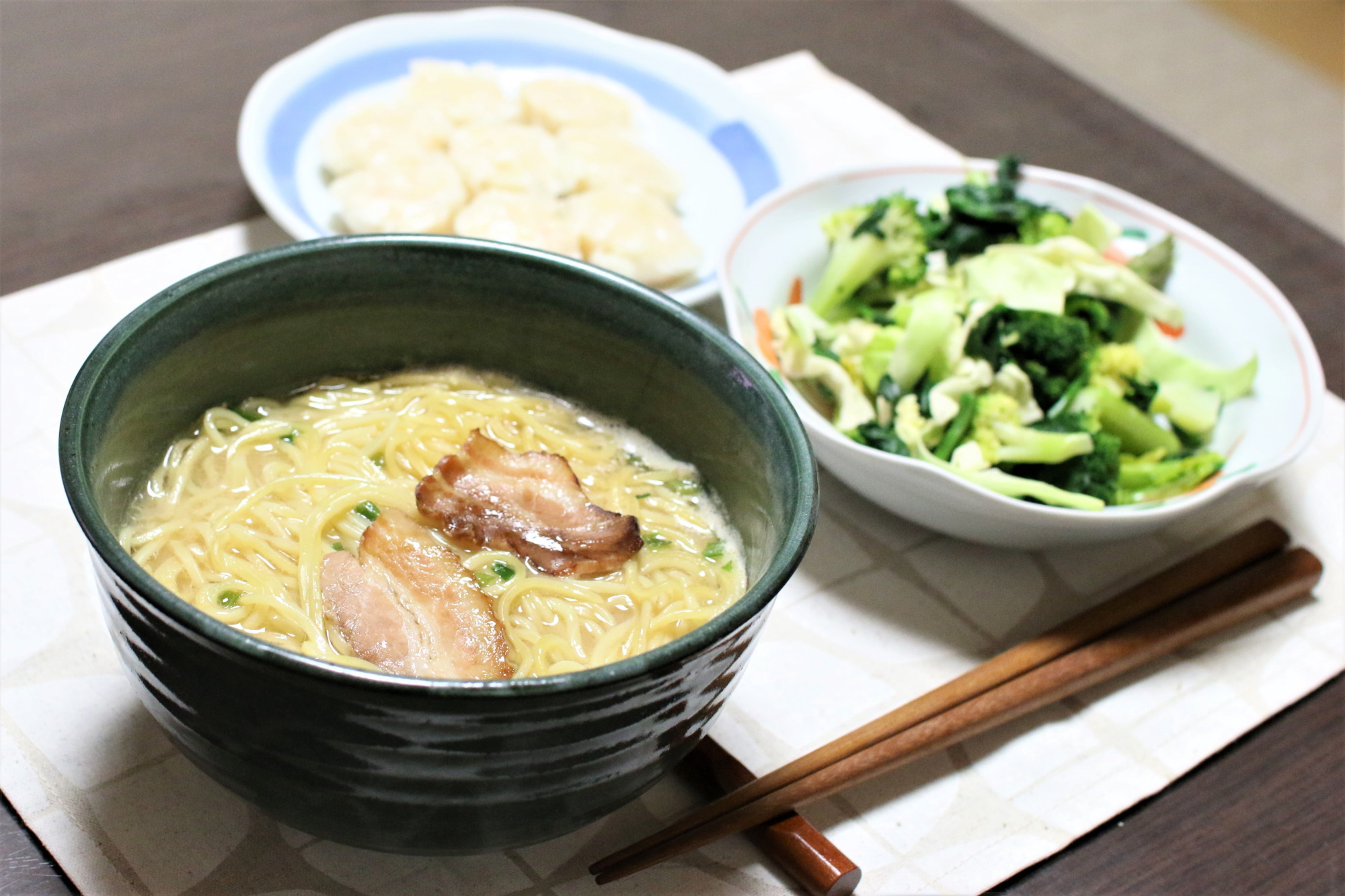 誰がつくっても失敗しない！？冷凍「お水がいらないラーメン横綱」 | おばあめし