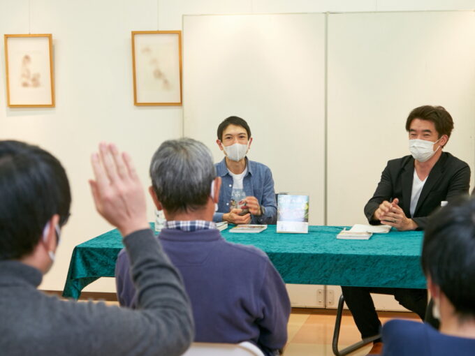 MARUZEN＆ジュンク堂書店梅田店で行われた『おばあめし』出版記念イベントで質問する参加者