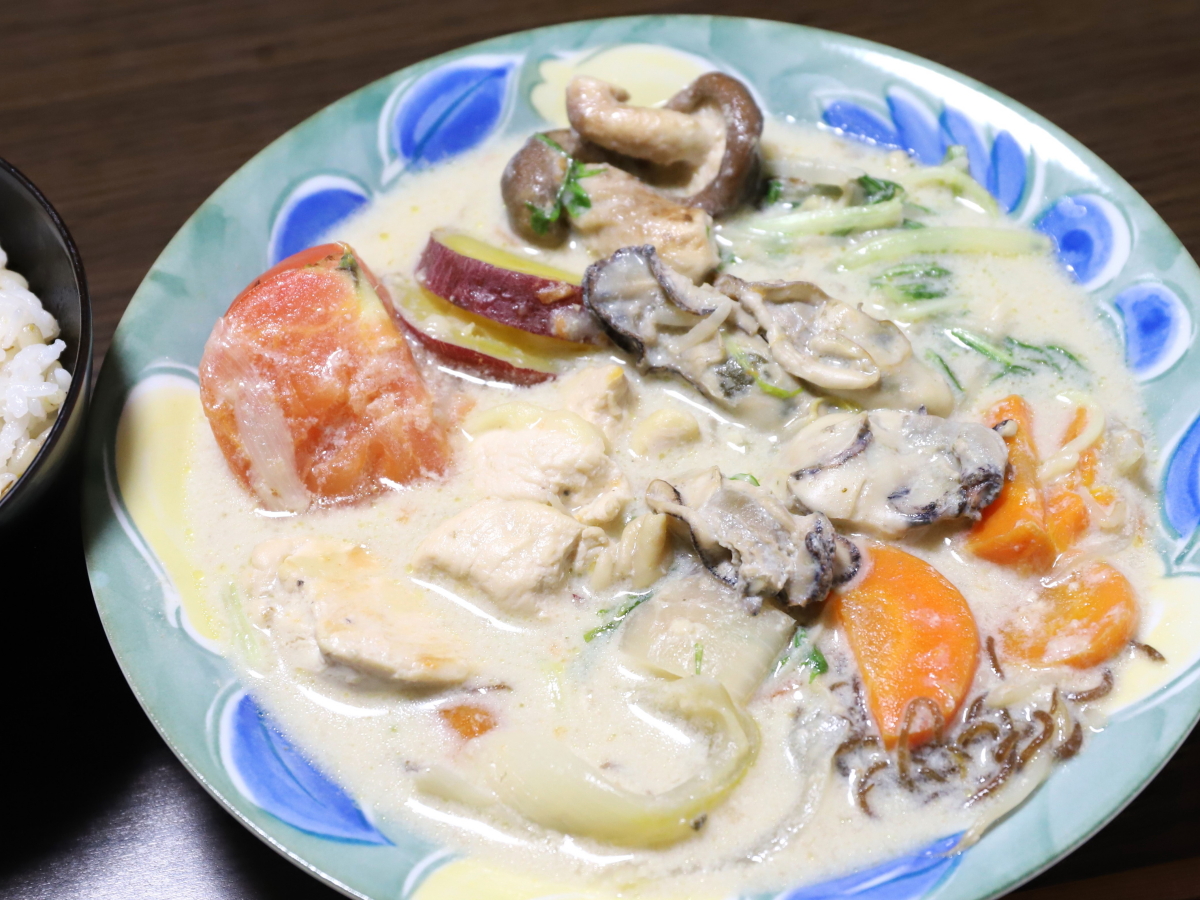 手作りの牡蠣入りクリームシチュー